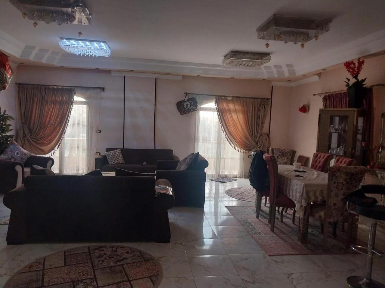 بفيلا بالتجمع الاول الجديدة Apartment Cairo
