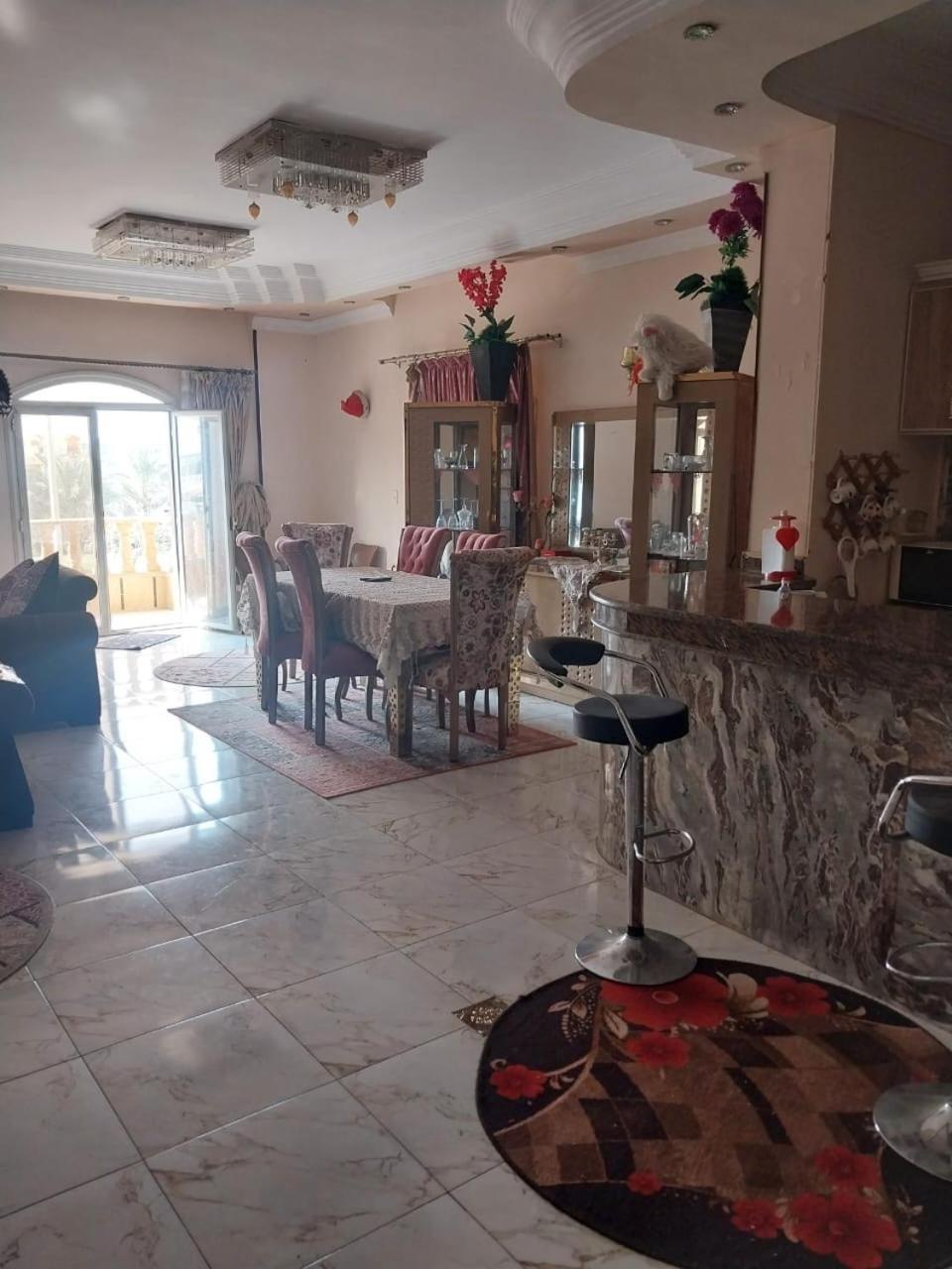 بفيلا بالتجمع الاول الجديدة Apartment