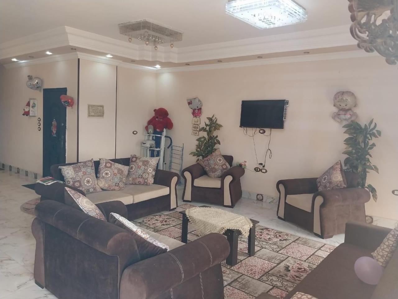 بفيلا بالتجمع الاول الجديدة