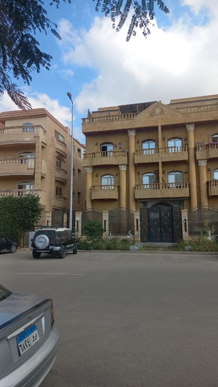 بفيلا بالتجمع الاول الجديدة Apartment