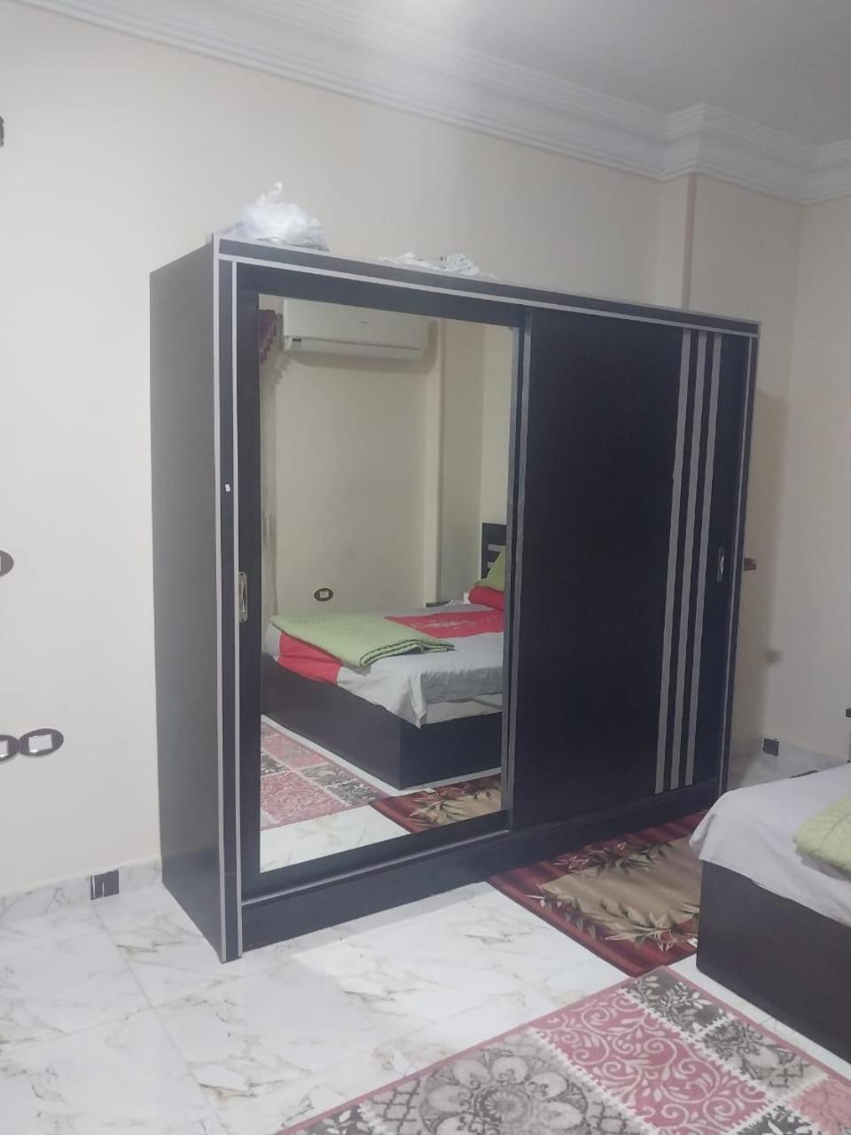 بفيلا بالتجمع الاول الجديدة Apartment *